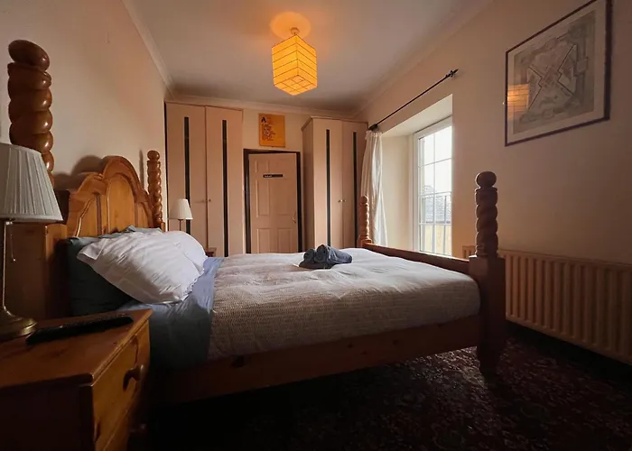 Cashel Town Center Inn